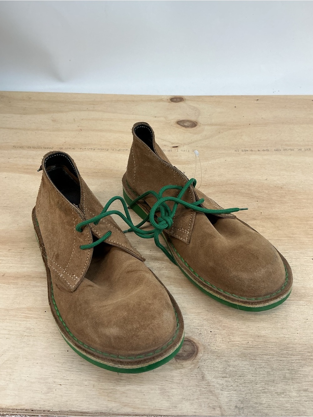 Veldskoen Men's Suede Chukka Boots in Brown with Green Accents Size 6